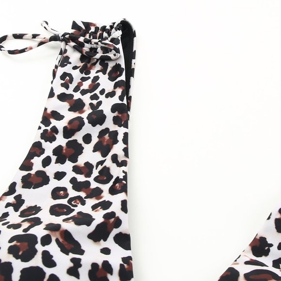 Black Plus Size Leopard Print Ruched Ruffle V Neck One-piece Swimsuit - Picture 6 of 12